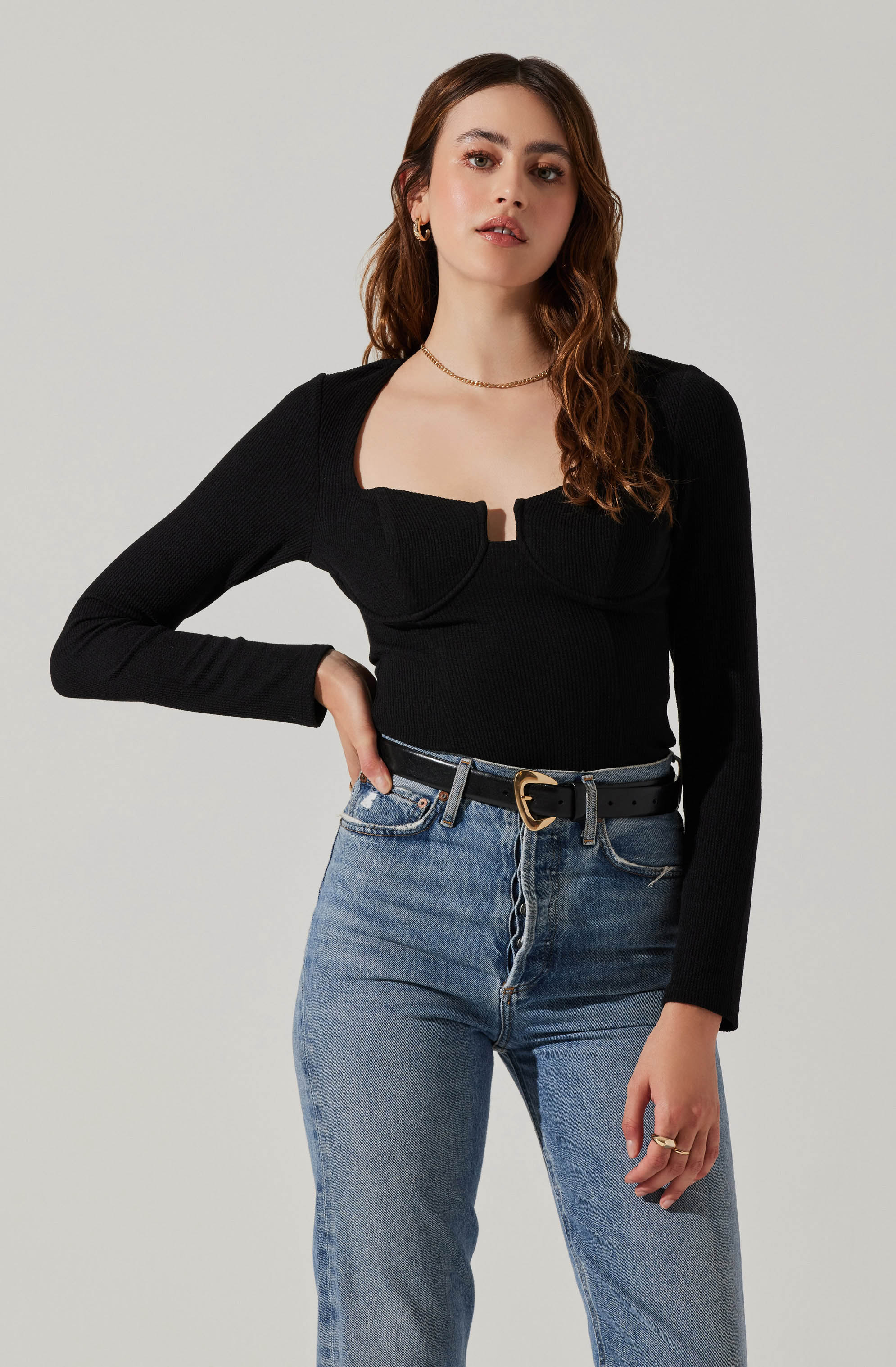 Long Sleeve Cupped Bust Knit Top - Black / XS