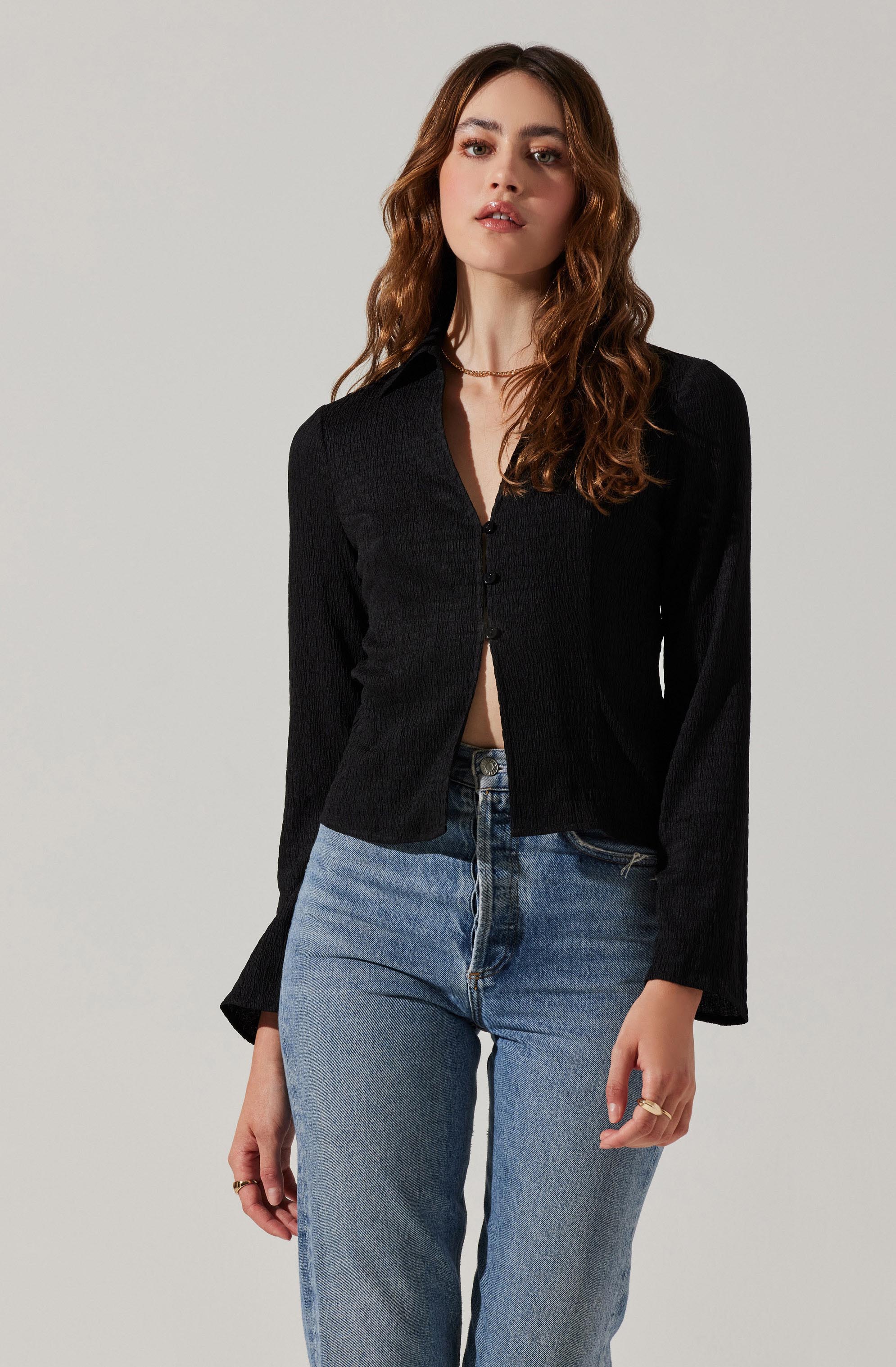 Shirred Long Sleeve Collared Flyaway Top - Black / XS