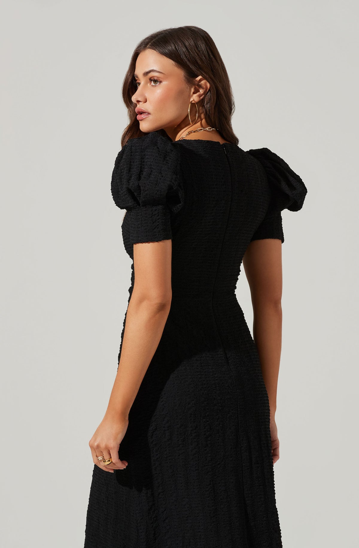 The Dress V – ASTR Label Sleeve Front Midi Puff